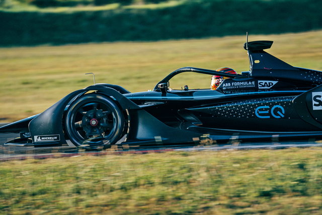 mercedes formula etest 2019 1