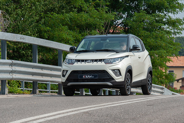 mahindra kuv100 restyling 2019 11