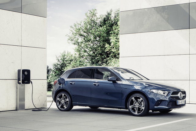 Foto - Mercedes A E B: Arrivano Le Versioni Ibride