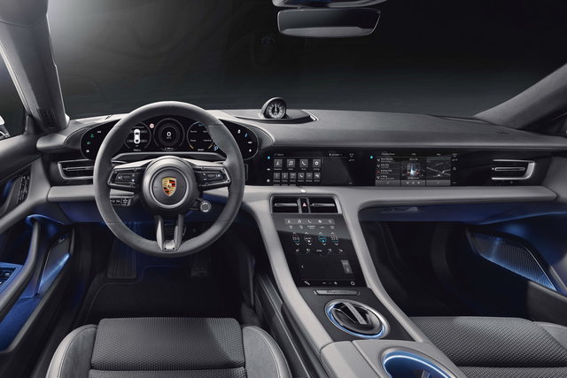 porsche taycan abitacolo 2