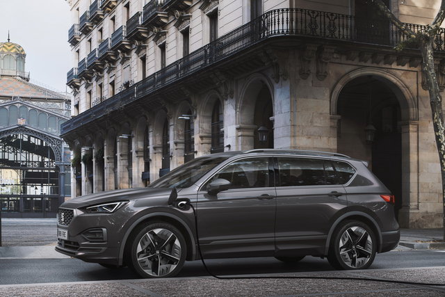 seat tarraco fr phev concept car 09