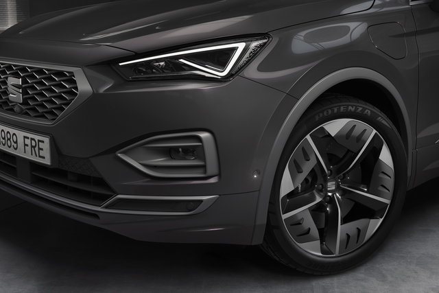 seat tarraco fr phev concept car 12