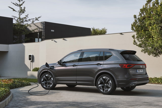 seat tarraco fr phev concept car 13