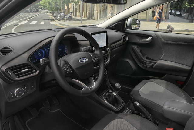 ford puma titanium 9