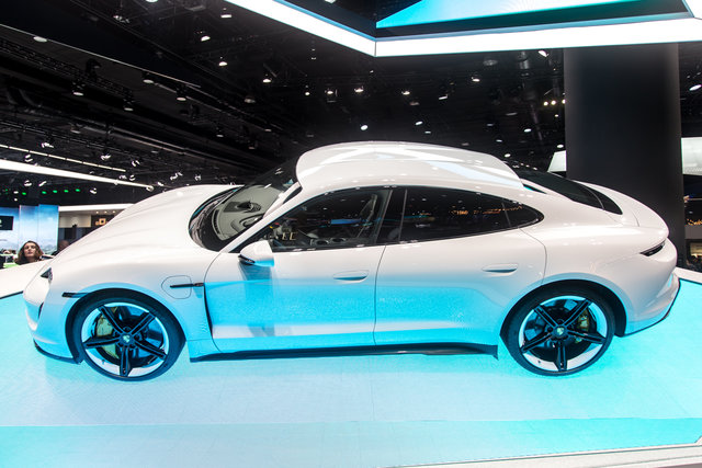 porsche taycan 2019 11