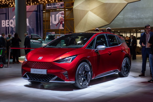 seat accelerates its electric offensive at the frankfurt iaa 11 hq