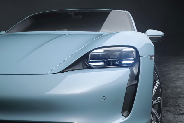 porsche taycan 4s 11