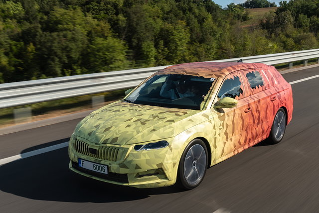 skoda octavia wagon covered drive 6