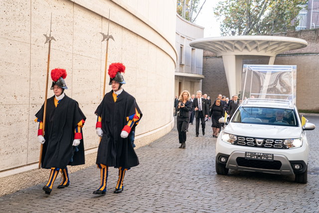dacia duster papa francesco 5
