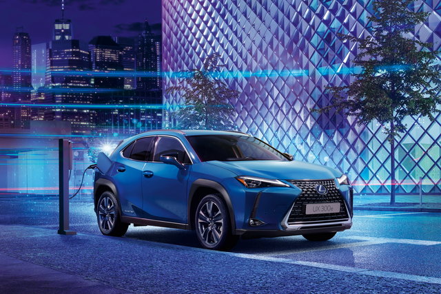 lexus ux 300e 15