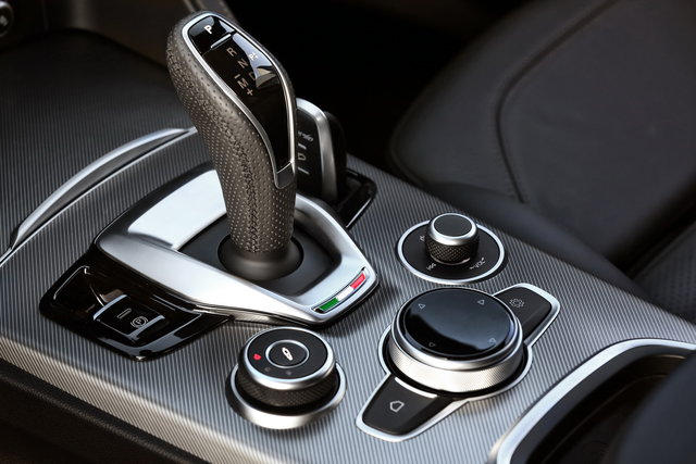 alfa romeo giulia stelvio 2020 07