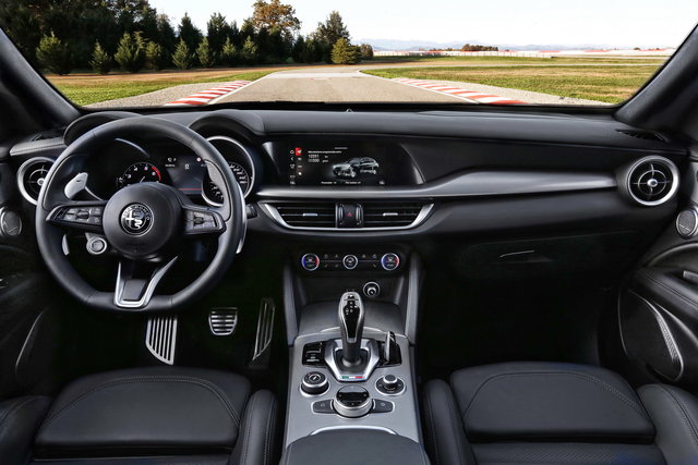 alfa romeo giulia stelvio 2020 09