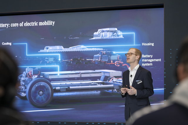 mercedes andreas hintennach 1