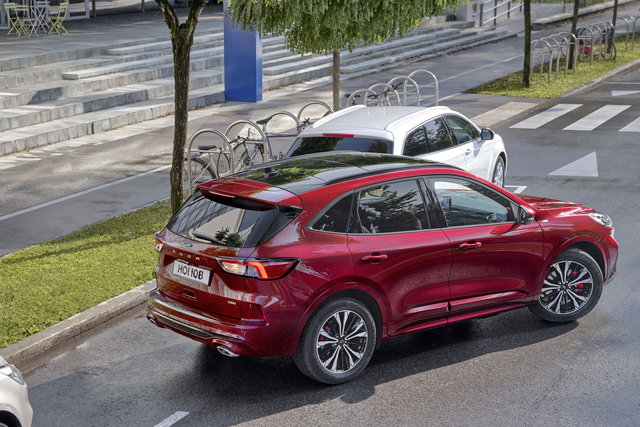 ford kuga st line phev 09