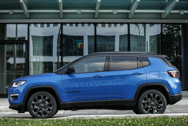 jeep compass 4xe jeep renegade 4xe 04
