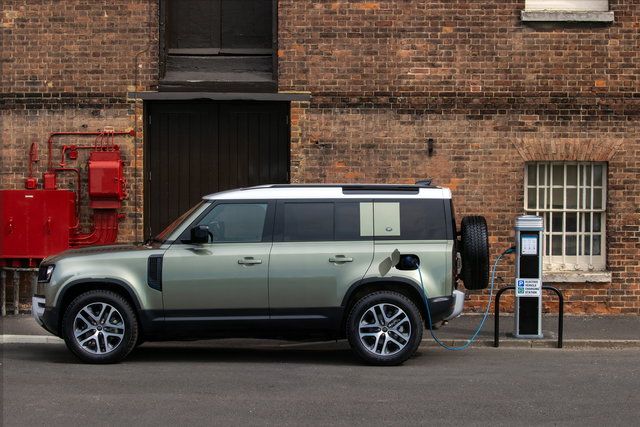land rover defender 2020 09 45