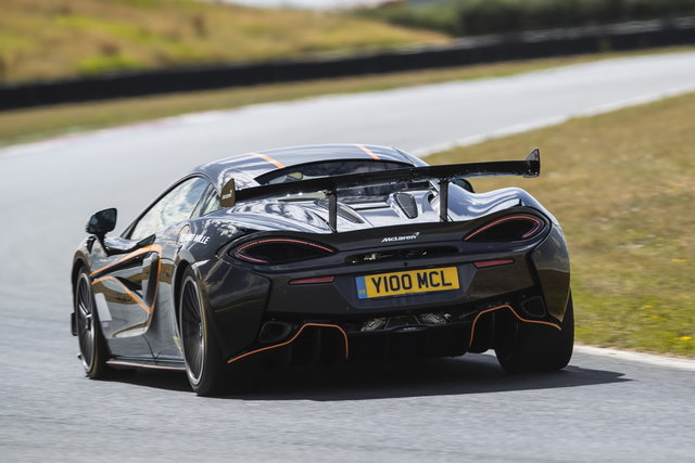 mclaren 620r r pack 01
