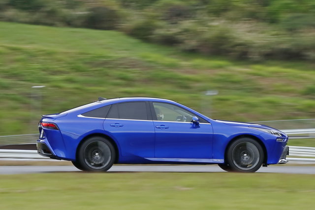 toyota mirai fuel cell idrogeno 2020 12 12