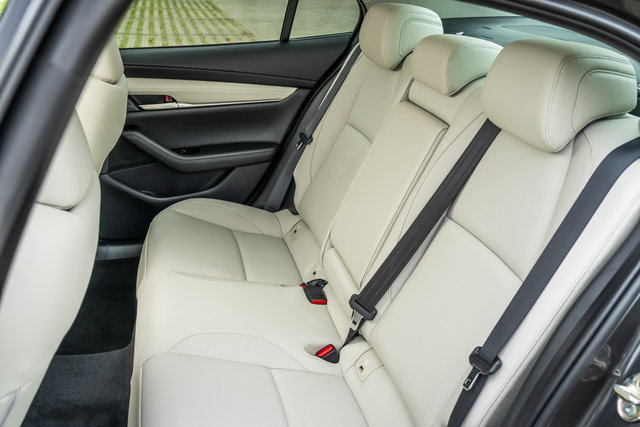 mazda 3 sedan 2021 01 4