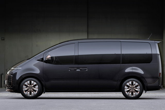 hyundai staria 2021 06