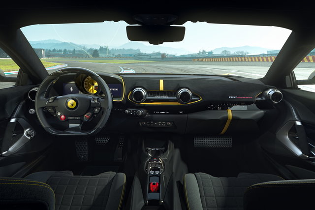 ferrari 812 competizione 2021 8