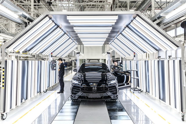 lamborghini urus produzione 03