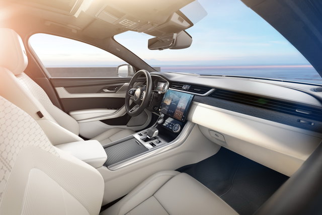 jaguar xf 2021 08 5