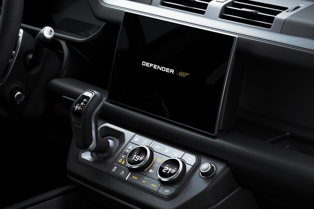 land rover defender 007 5