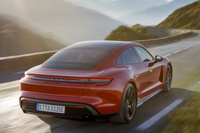 porsche taycan gts 4