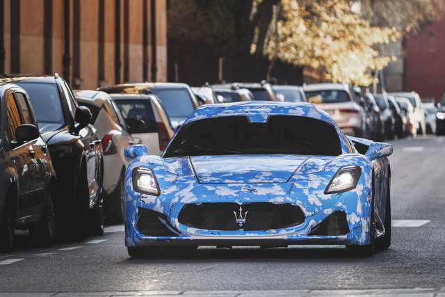 maserati mc20 cabrio teaser 1