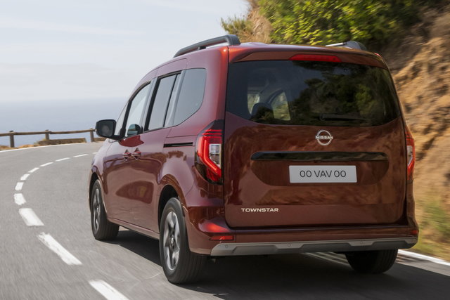 nissan townstar 2021 12 01