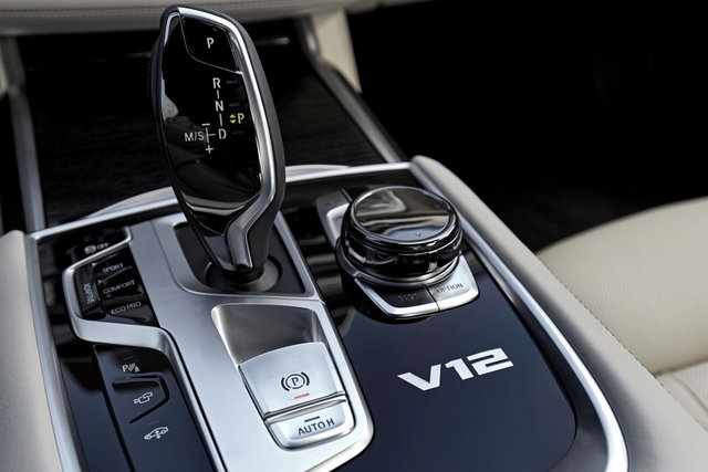 bmw v12 motore 2