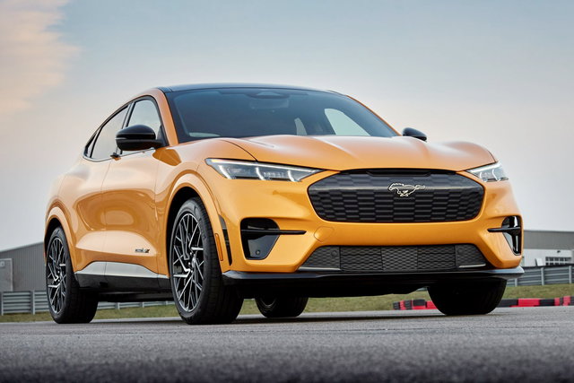 pirelli mustang mach e gt 01