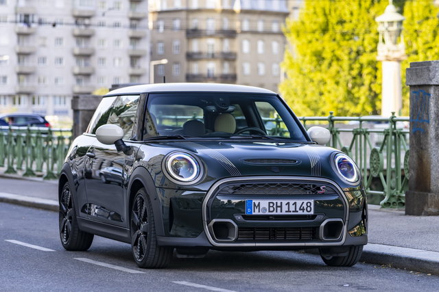 mini cooper s resolute edition 2022 15