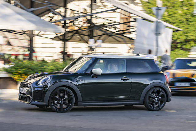 mini cooper s resolute edition 2022 16