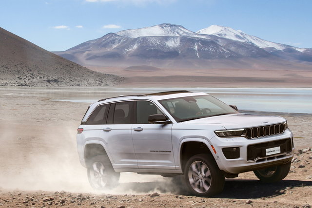 jeep grand cherokee 4xe plug in hybrid 2022 bianca 02