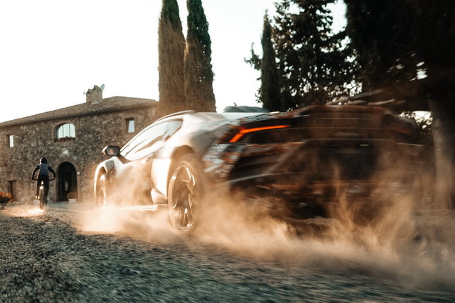 lamborghini huracan sterrato teaser 2