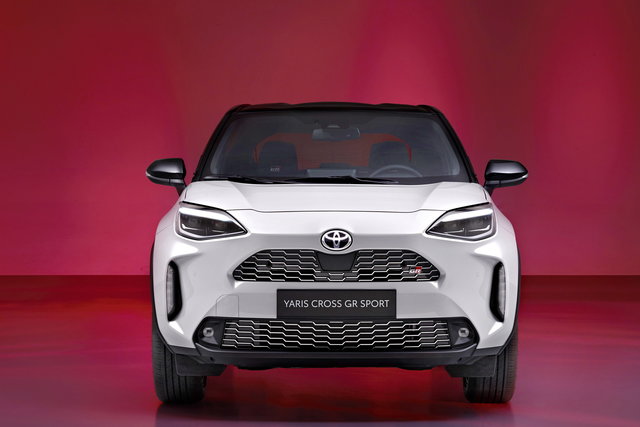 toyota yaris cross gr sport 2022 03
