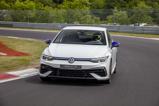 volkswagen golfr 20 years nurburgring 2