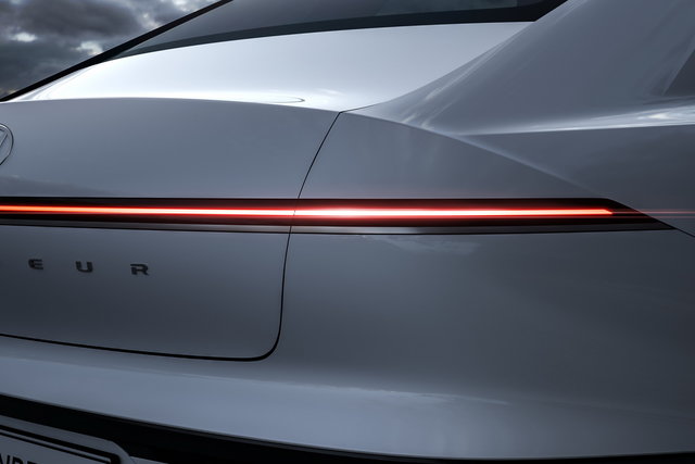 hyundai grandeur 2023 07