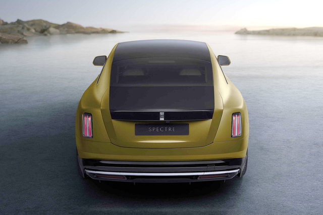 rolls royce spectre 2022 10 06