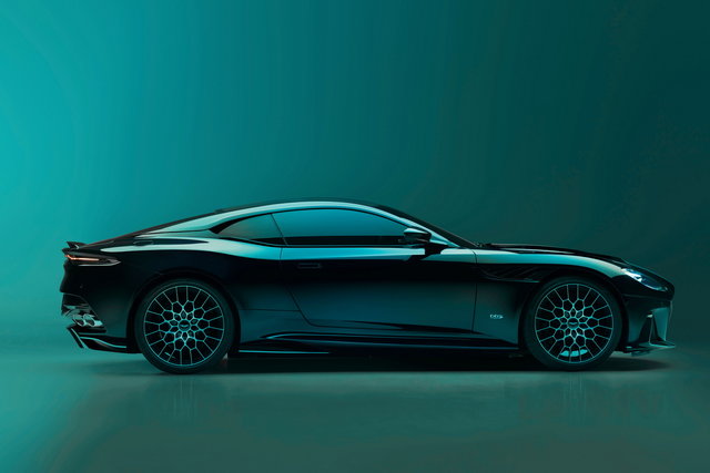 aston martin dbs 770 ultimate 01