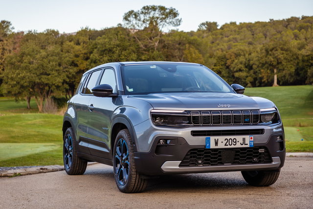 jeep avenger 2023 01 02