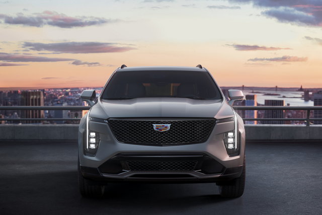2024 cadillac xt4 003