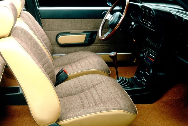 alfa romeo 33 interno qo