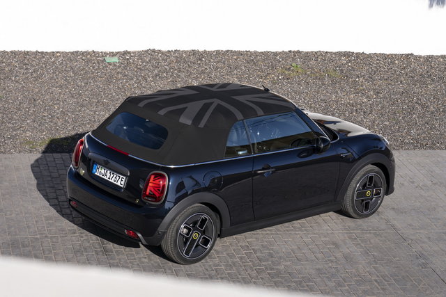 mini cooper se cabrio 2023 02 01