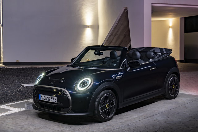 mini cooper se cabrio 2023 02 18