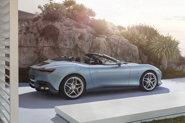 ferrari roma spider 2023 09