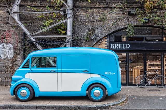 morris commercial je 2