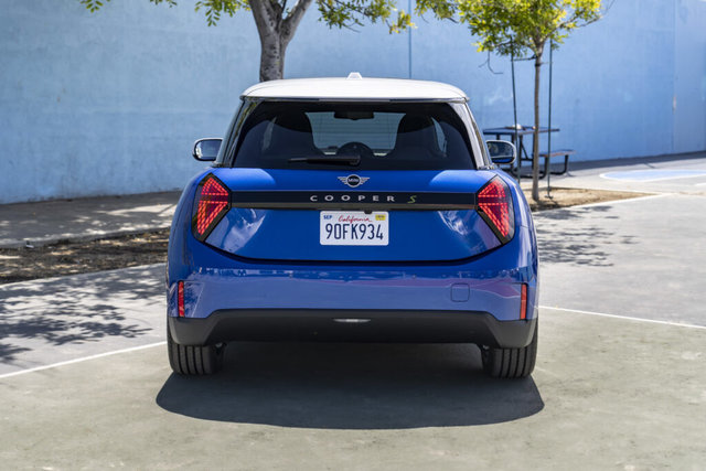 mini cooper se 2024 spy 2